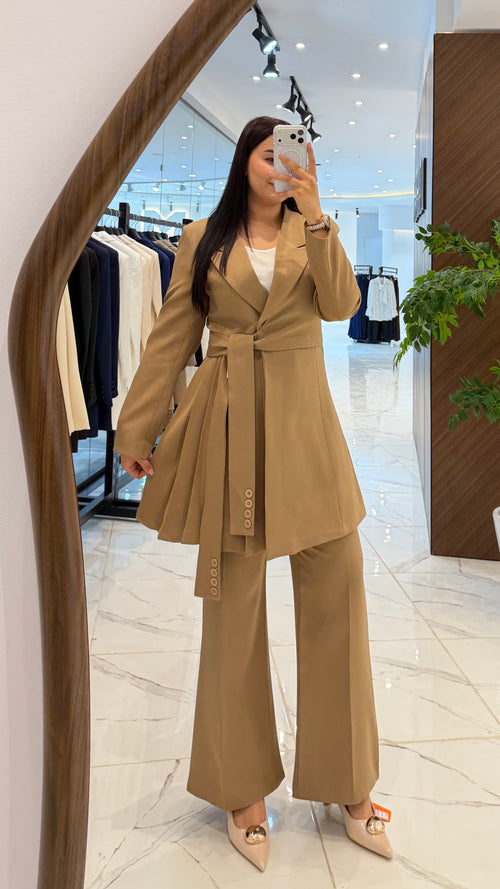 Costume le plis royal